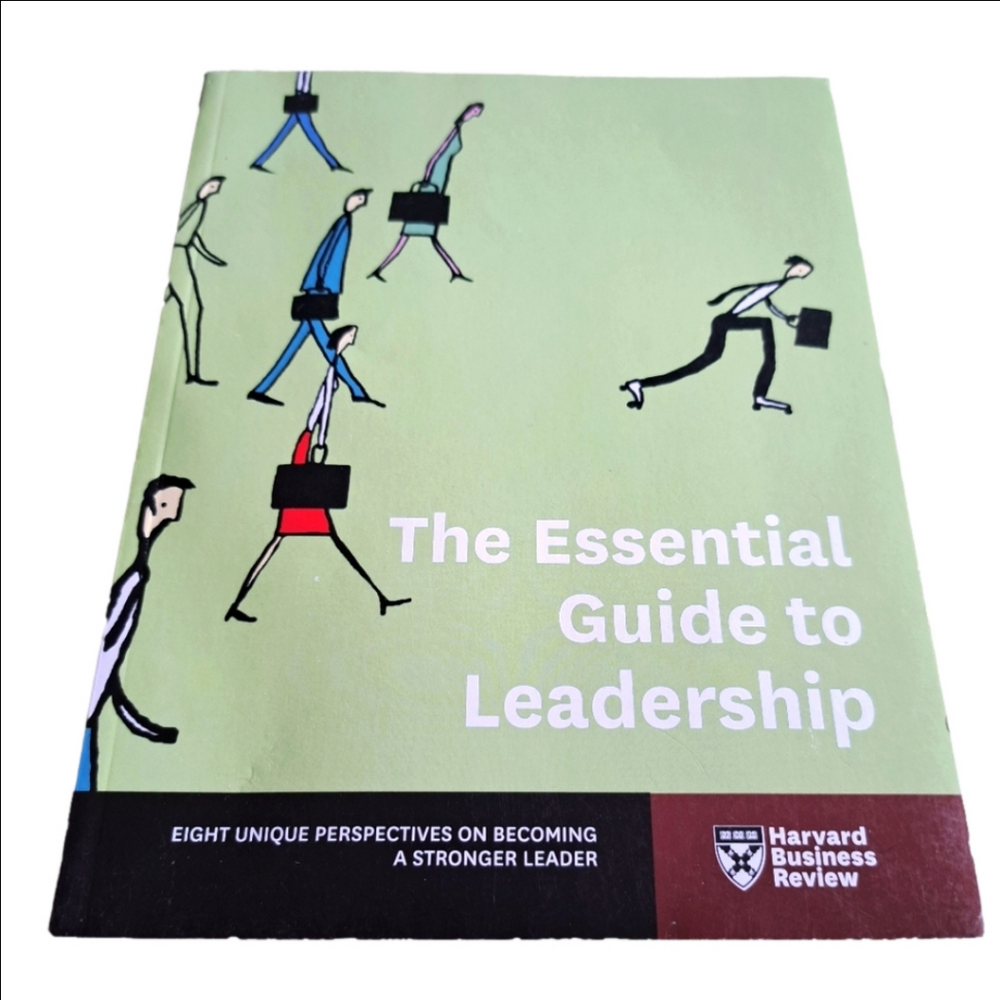 📚 2/$8 Books 📚 The Essential Guide to Leadership - Harvard Business Review
